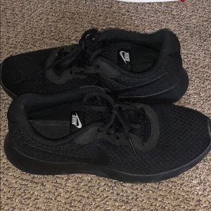 Black Nike’s